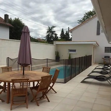 La Maison Rouge Nyaraló